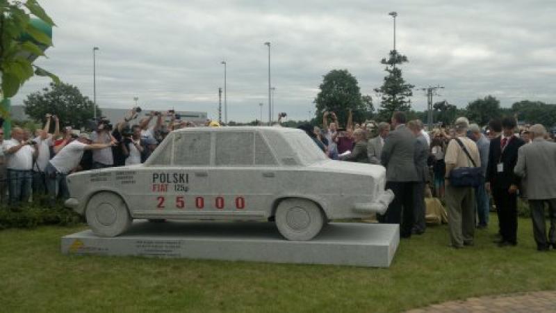 Pomnik Polskiego Fiata 125p 