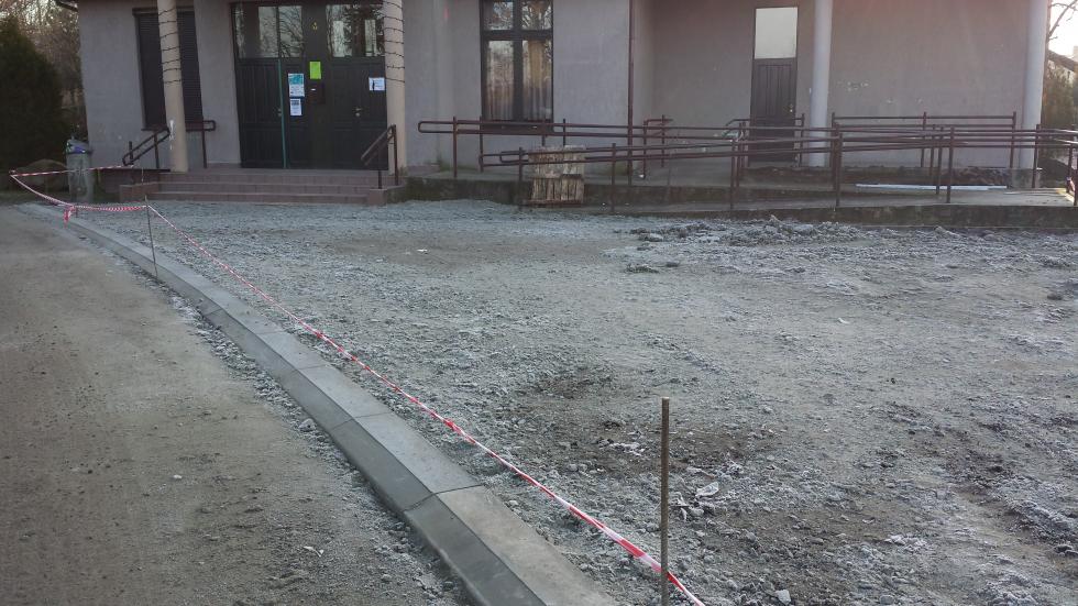 Budowa parkingu przy wietlicy wiejskiej w Karwianach