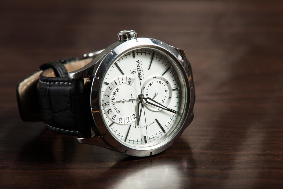 Zegarek mski Lorus – mska biuteria w atrakcyjnej cenie
