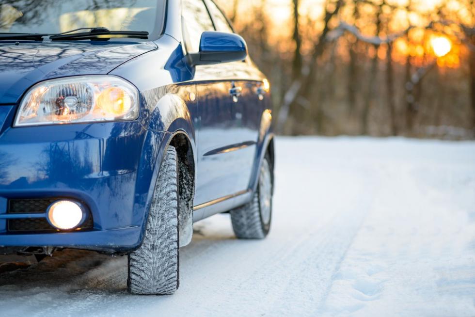 Pomoc drogowa radzi: 5 rzeczy, które warto sprawdzić w pojeździe zimą