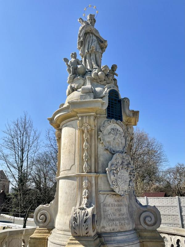 Odrestaurowanie pomnika w. Jana Nepomucena 
