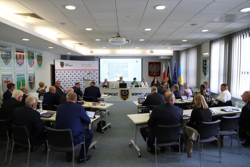 XXV Sesja Rady Powiatu Wrocławskiego - absolutorium i głosowanie nad wotum zaufania dla Zarządu Powiatu