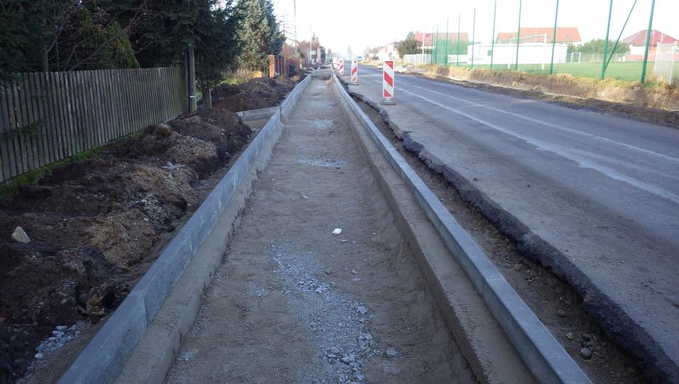 Trwa budowa chodnika w Bogdaszowicach 