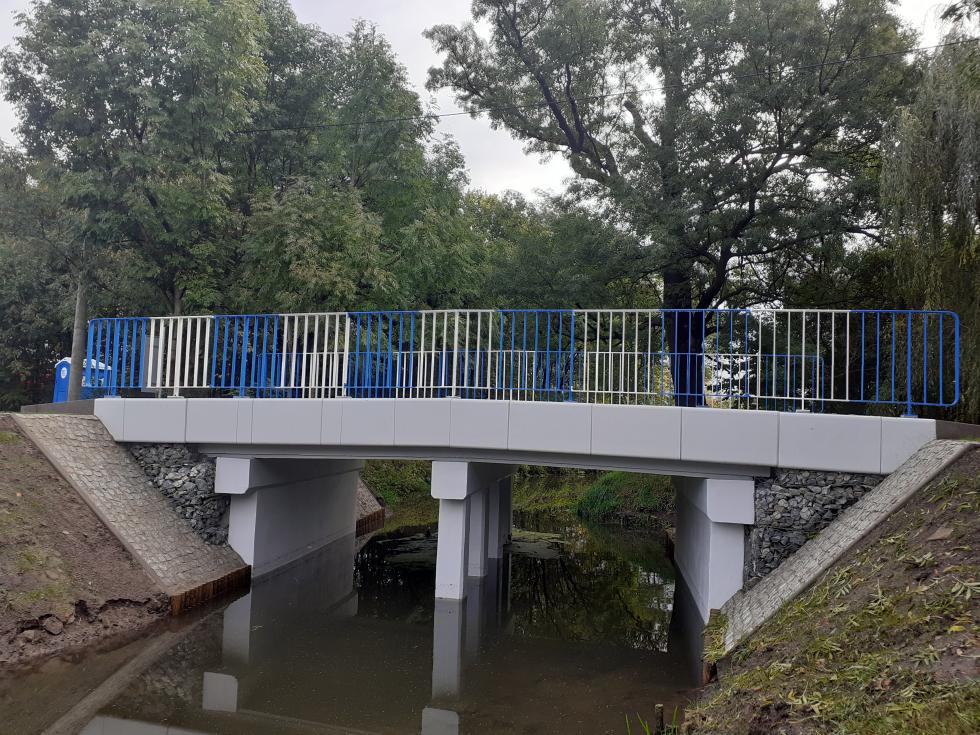 Most w cigu ul. Dbowej w Radwanicach wyremontowany