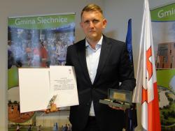 Siechnice - Po inauguracyjnej sesji Rady Miejskiej w Siechnicach burmistrz ukasz Kropski oraz radni rozpoczli swoj misj na lata 2024-2029